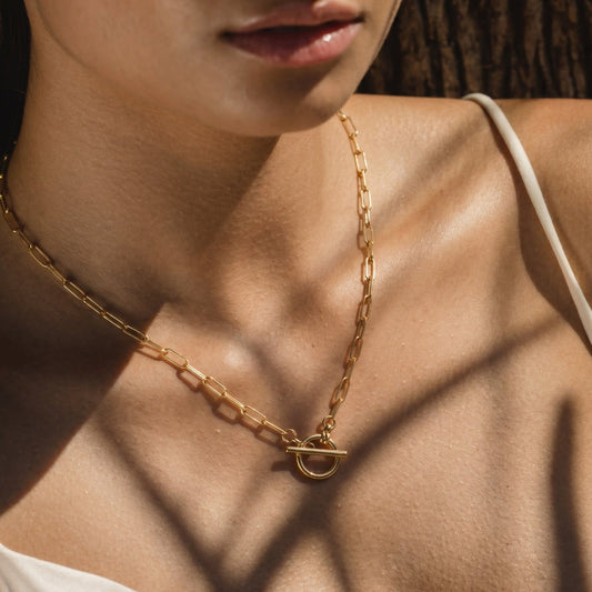 Collier CLARISSE | Acier Inoxydable Doré | Bijou Hypoallergénique - Brume d'Or